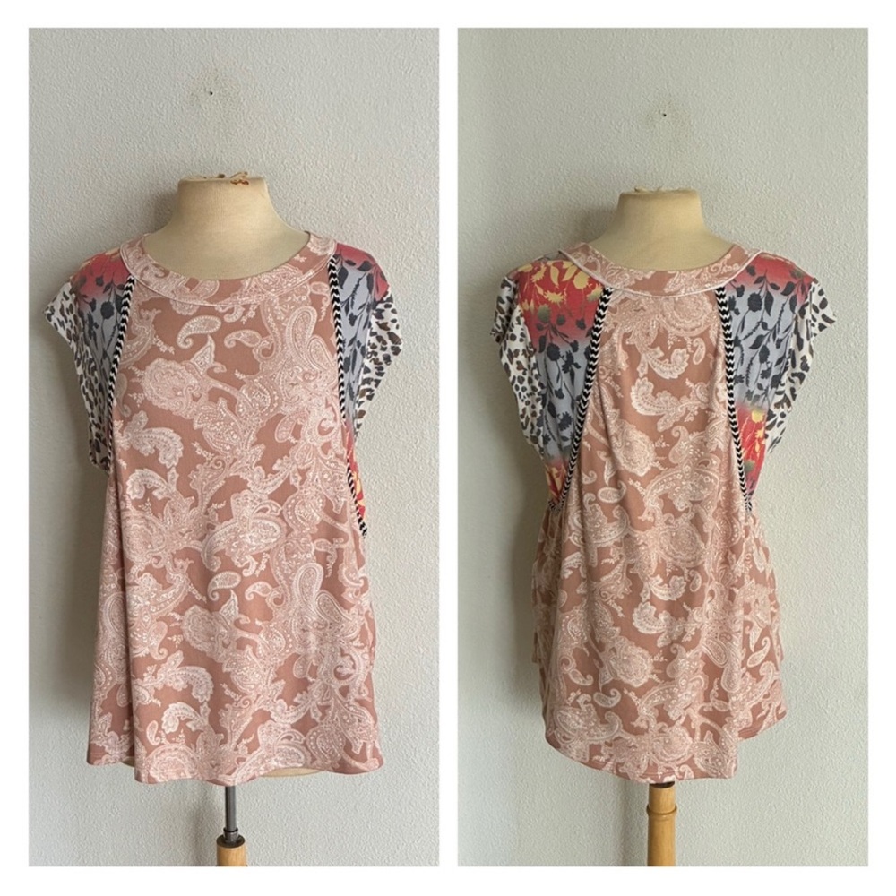 ❤️$10 ModCloth Ces Femme mixed print top